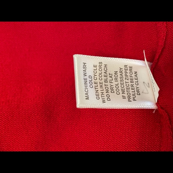 Cable & Guage Red V-neck pullover sweater, M - Picture 8 of 8